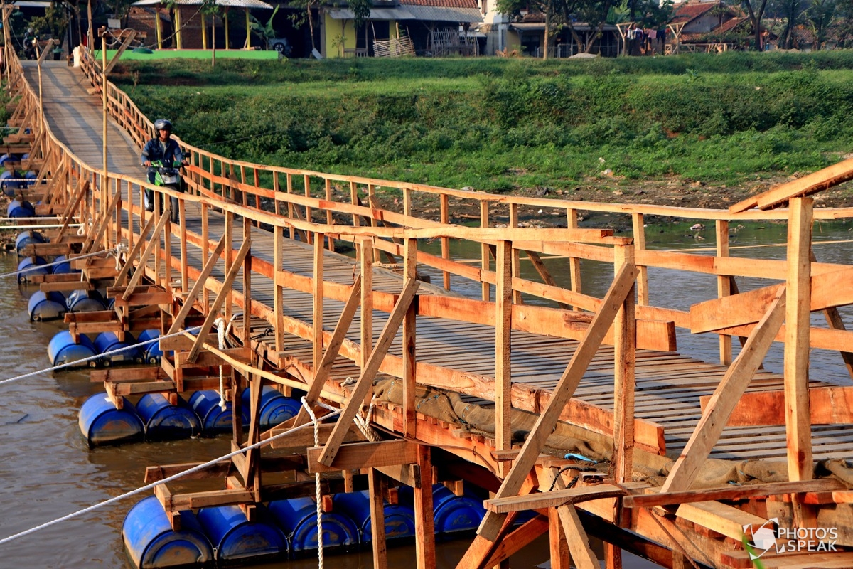 Jembatan Apung Alternatif - Photo's Speak