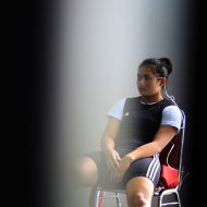 Lifter putri Bali Luh Putri Eka Anggraini memakai alat bantuan oksigen setelah cidera pada pertandingan angkat besi kelas 63 kilogram Pekan Olahraga Nasional (PON) XIX Jawa Barat di Gor Sabilulungan, Stadion Si Jalak Harupat, Kabupaten Bandung, Rabu (21/9/2016). PHOTO'S SPEAK/Bukbis Candra Ismet Bey