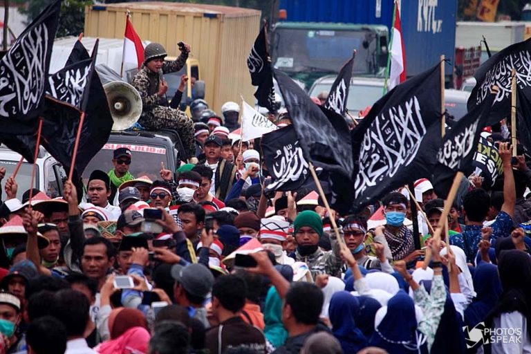 Aksi Long March 212
