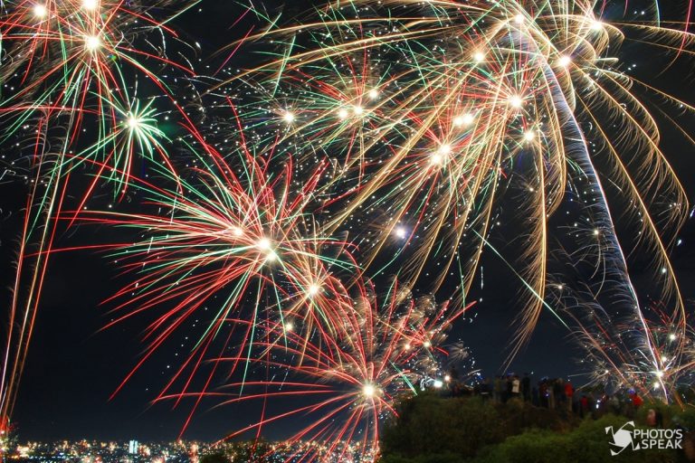 Kemeriahan Pesta Kembang Api Tahun Baru 2017
