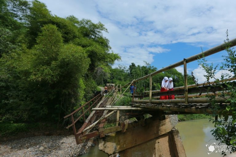 Jembatan Rusak Tak Kunjung Diperbaiki