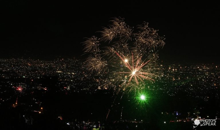 Kembang Api di Cartil